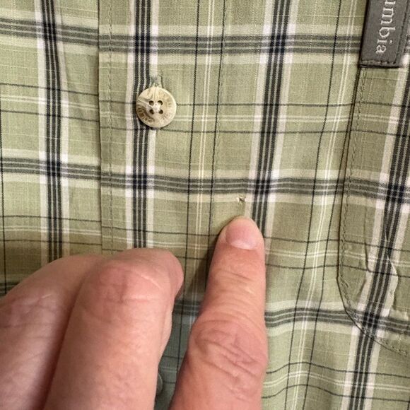 Columbia Men's Short Sleeve Button Down Shirt Green, White & Black Size Large - Picture 4 of 4